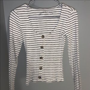 Aéropostale long sleeve v-neck